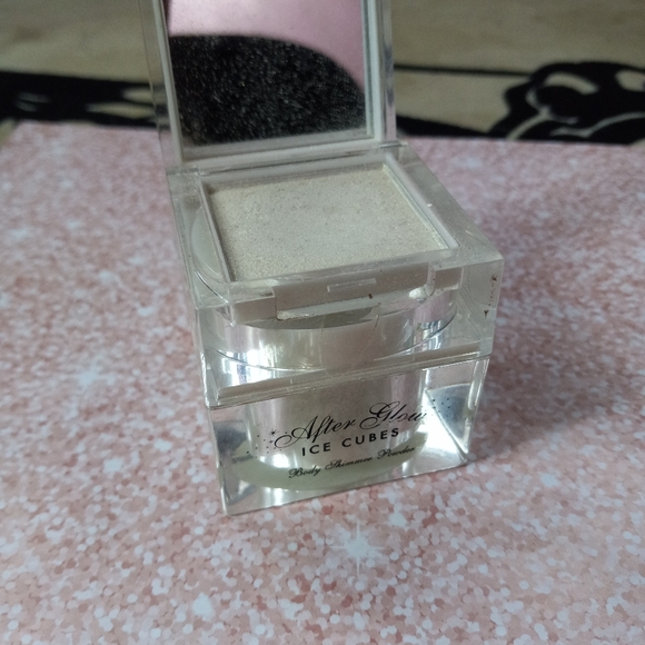 Wow! Too Faced rare ICE CUBE shimmer highlight set! Discontinued hard to find! - Picture 6 of 13